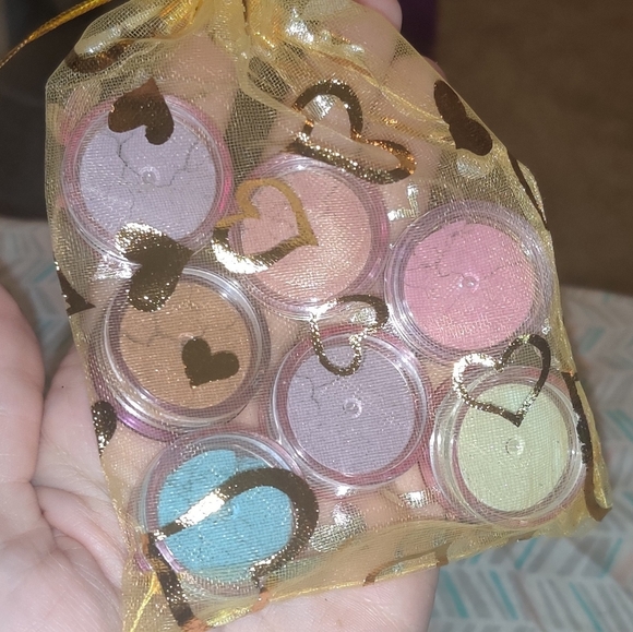 🔥 ONLY 1 LEFT 🔥6 Piece Loose All Natural Eyeshadow, Body Shimmer, Highlighter - Picture 8 of 10